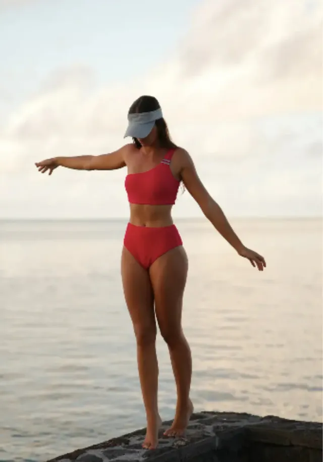 luz-collections-haut-deux-pi-ces-victoria-rouge-haut-de-maillot-de-bain-asym-tri image 1