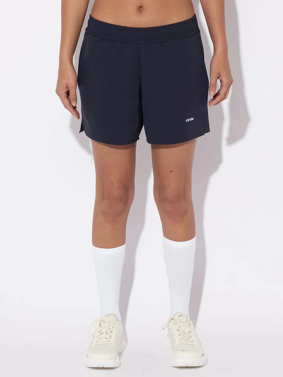 circle-sportswear-short-active-femme-poche-zipp-e-double-s-chage-rapide image 1