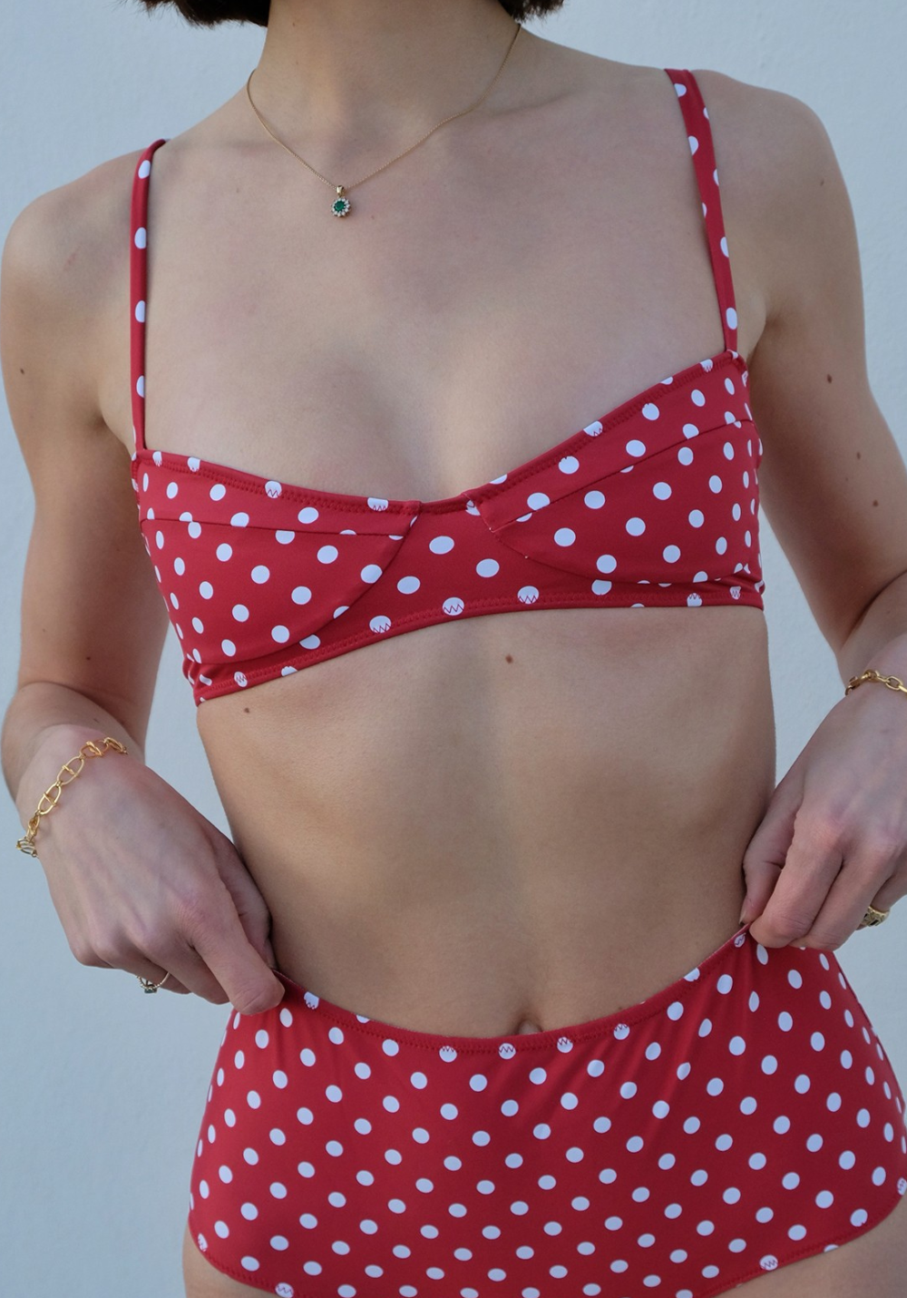 luz-collections-x-dolores-haut-de-maillot-de-bain-balconnet-amalfi-rouge-pois-bl image 3