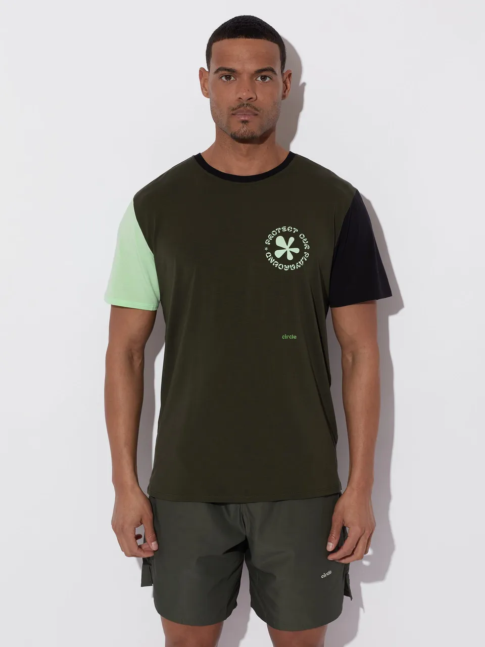 circle-sportswear-t-shirt-iconic-color-block image 1