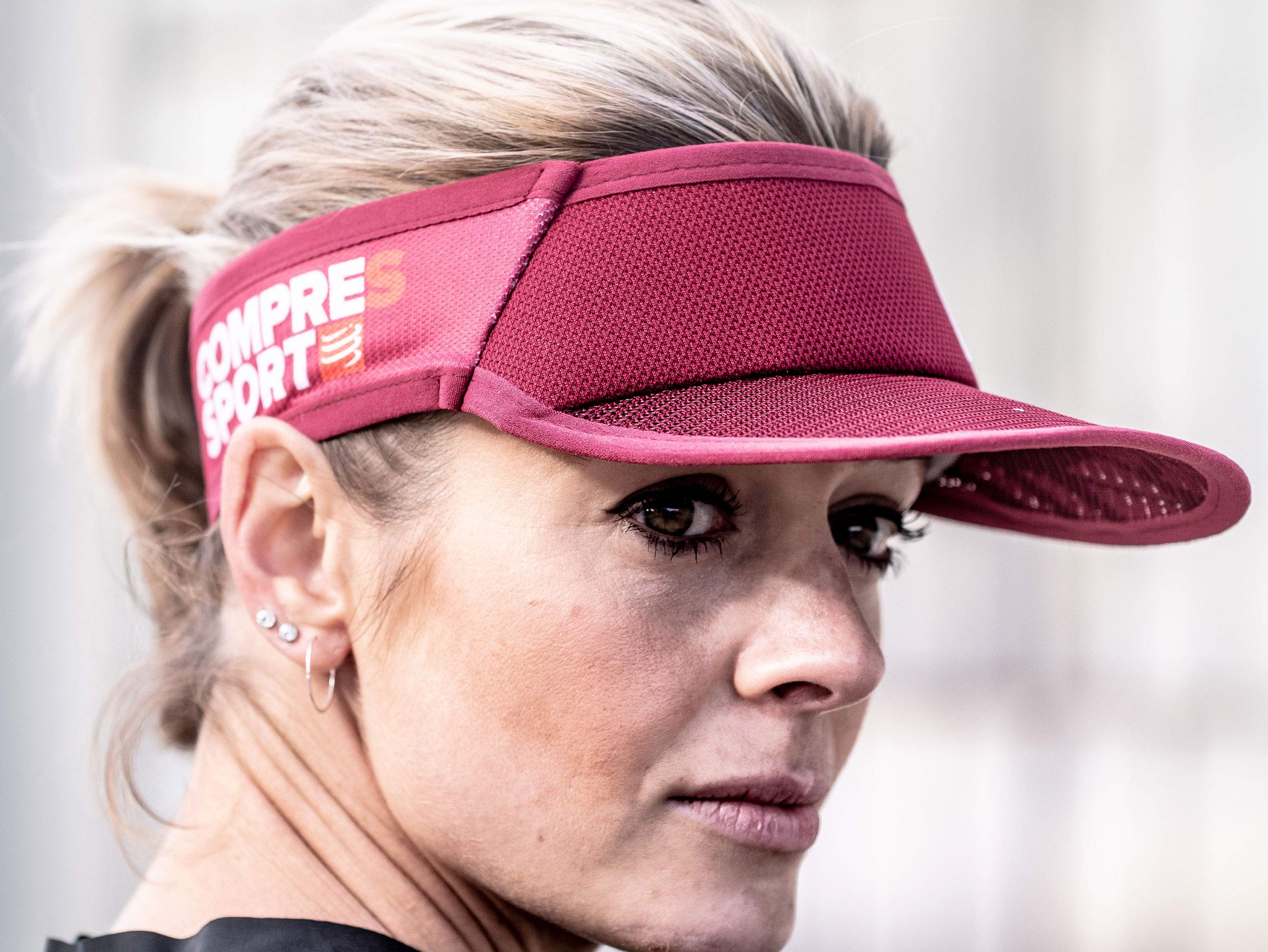 compressport-visi-re-de-running-pro-racing-visi-re-ultra-l-g-re-anti-soleil-unis image 3