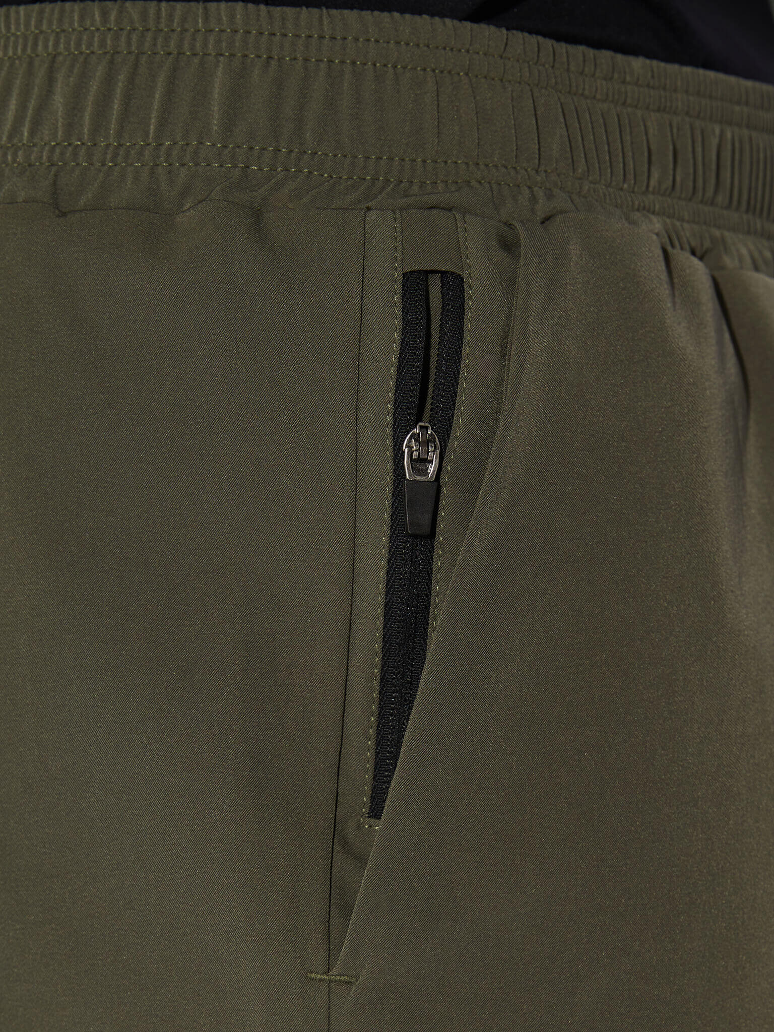 circle-sportswear-short-active-homme-short-l-ger-avec-poche-zipp-e image 4