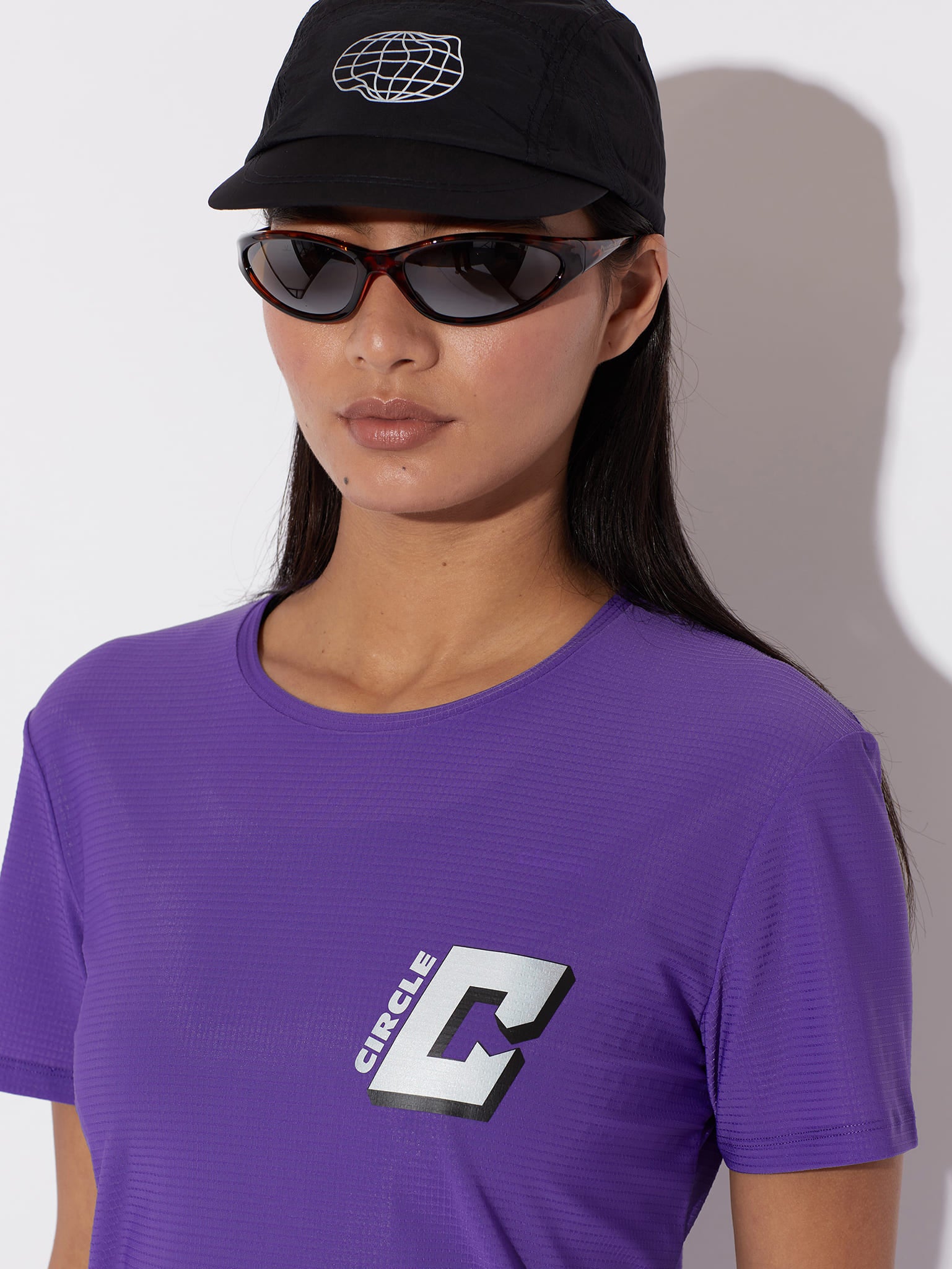 circle-sportswear-t-shirt-legend-femme image 2