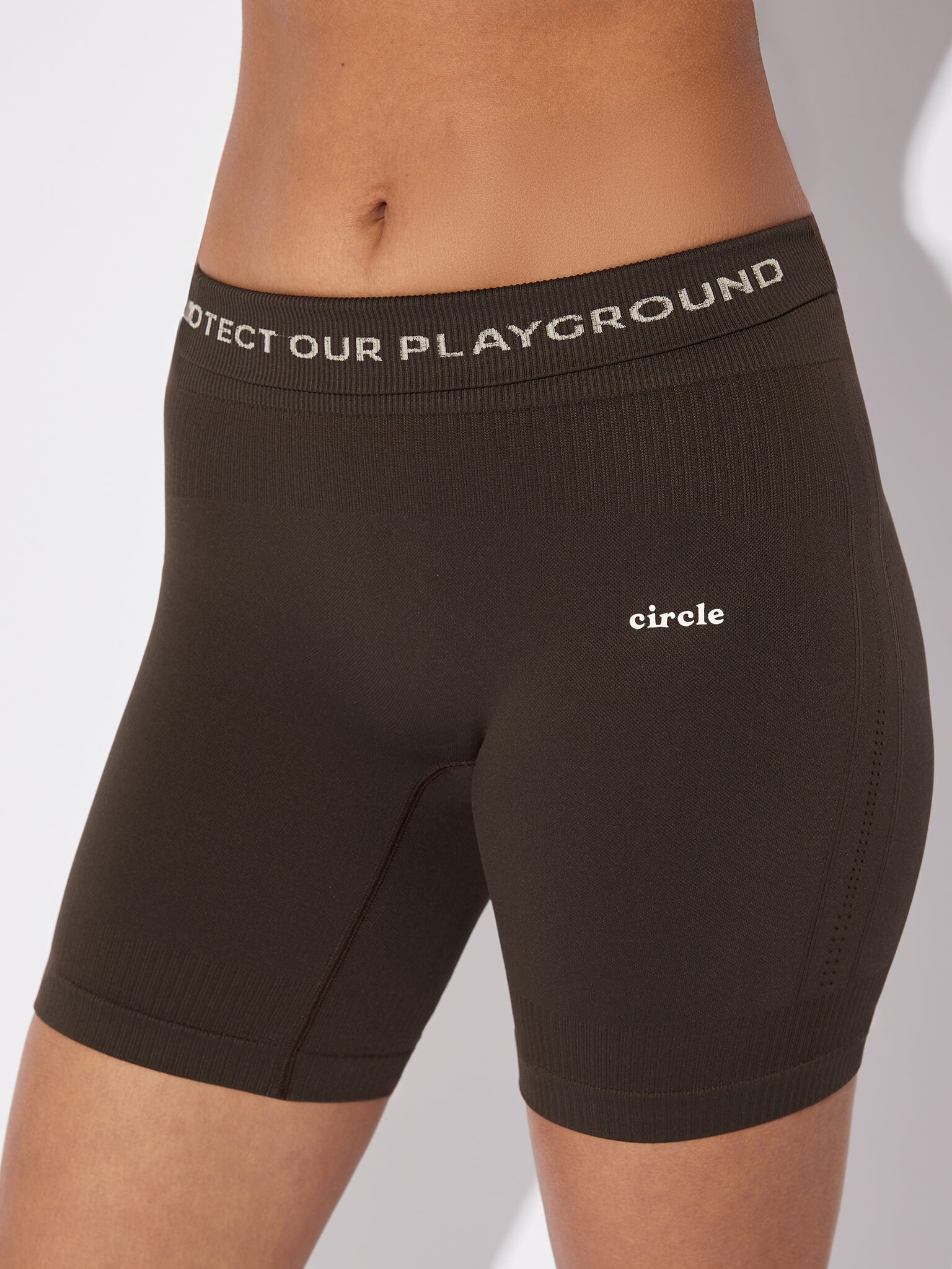 circle-sportswear-keep-the-flow-short-seamless-earth-brown image 2