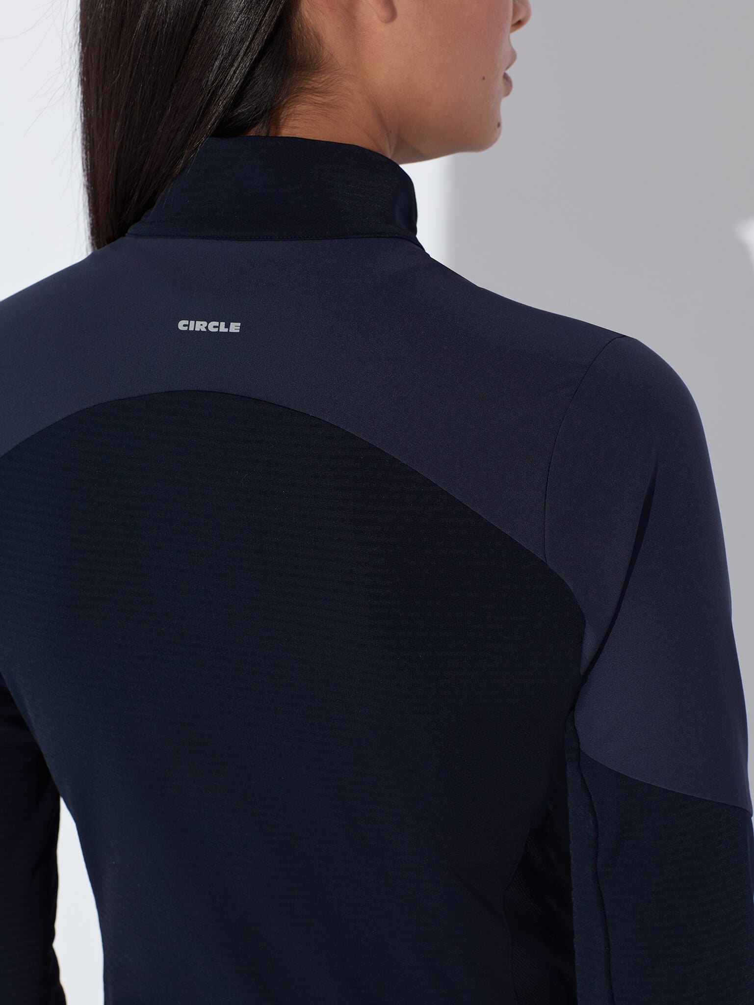 circle-sportswear-seconde-couche-winter-layer-femme-2-0-collection-legend-mesh-h image 4