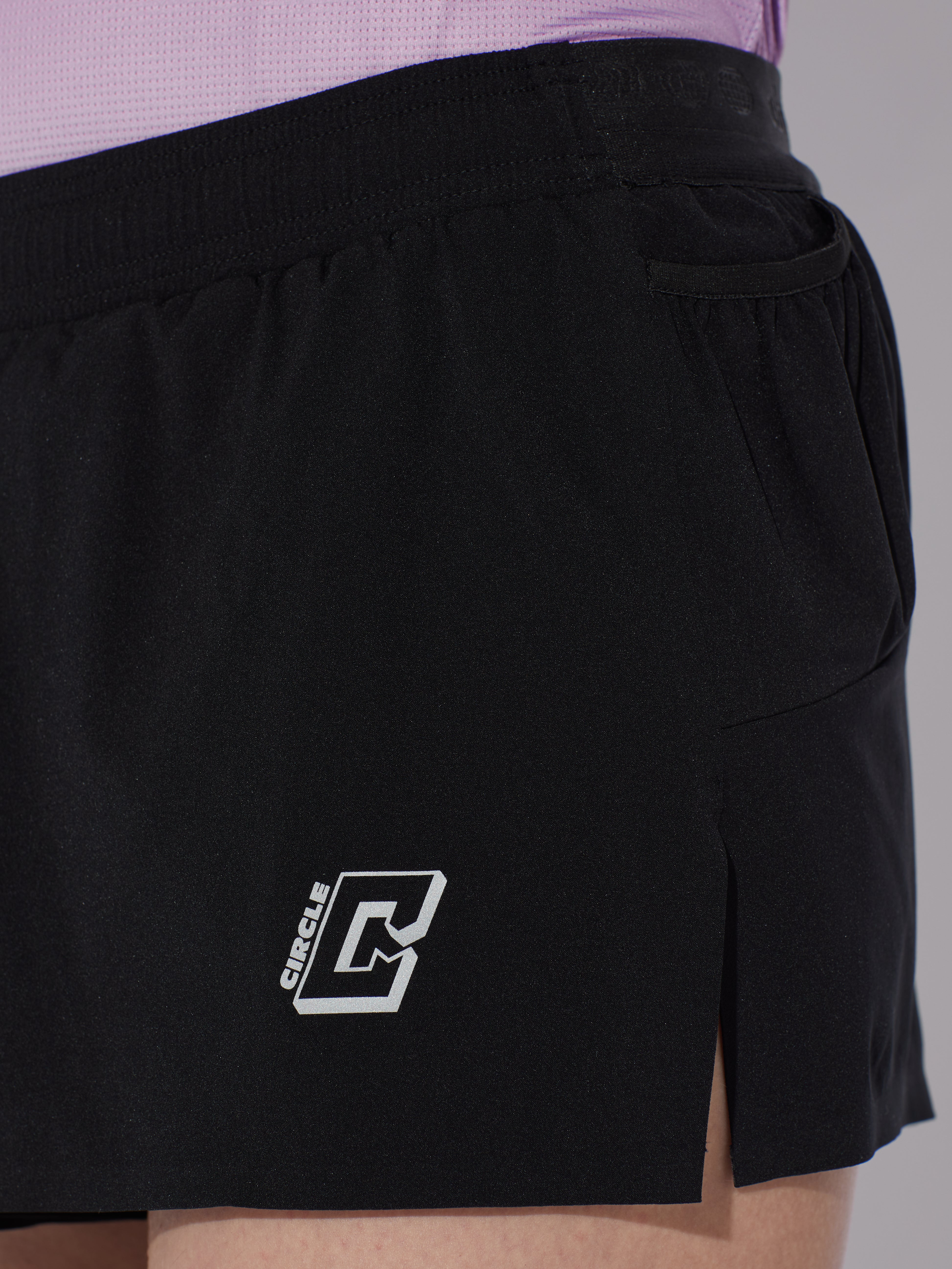 circle-sportswear-short-legend-femme-2-0-short-running-ultra-l-ger-122-g-3-poche image 3