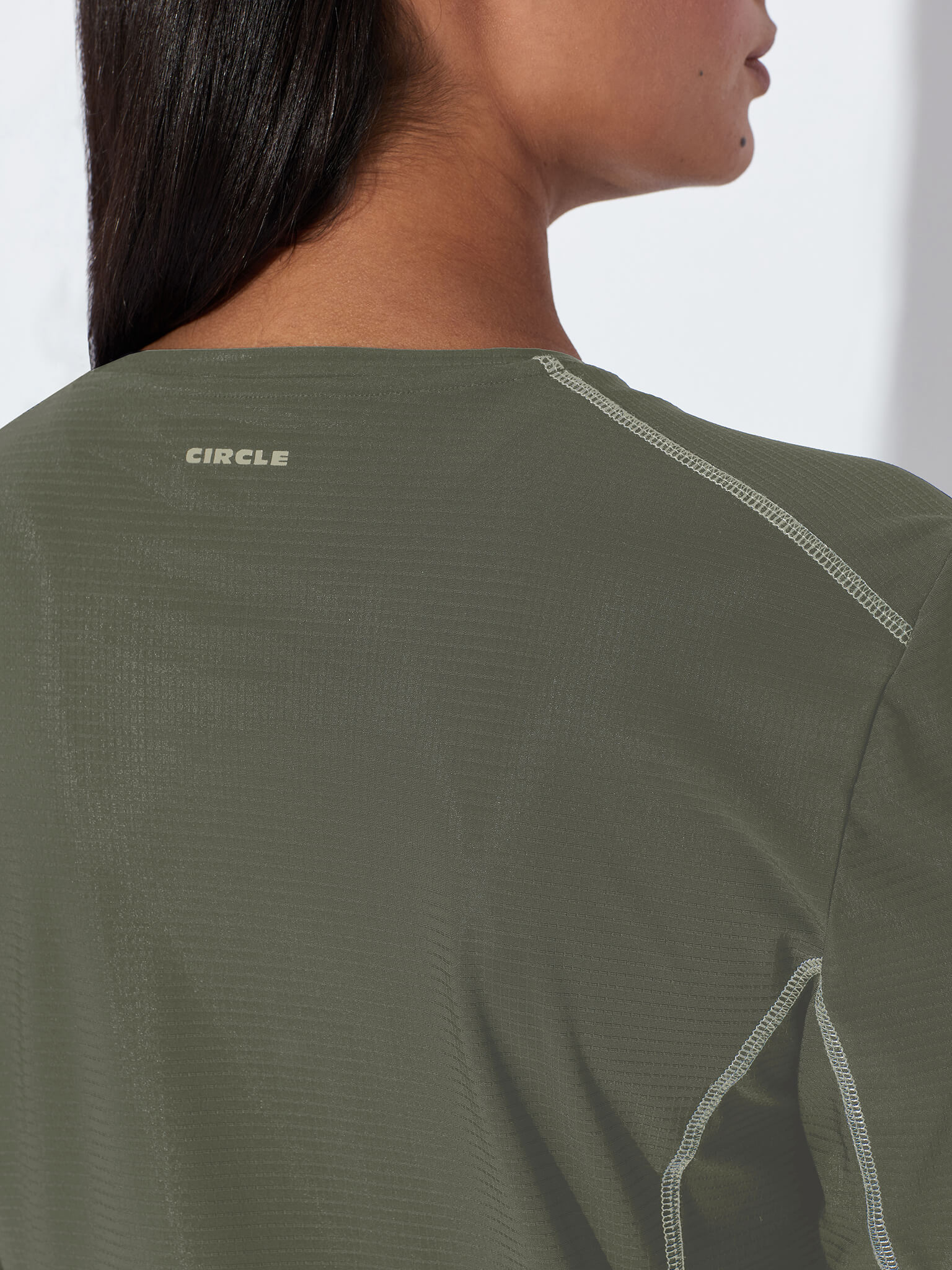 circle-sportswear-t-shirt-manches-longues-legend-femme image 5