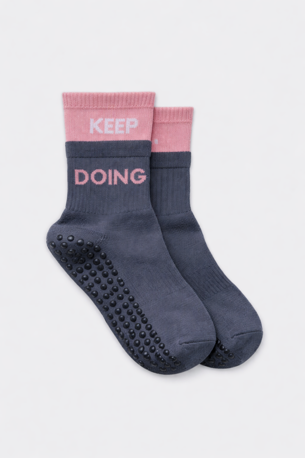 luz-collections-chaussettes-sport-grises-roses-semelles-antid-rapantes image 1