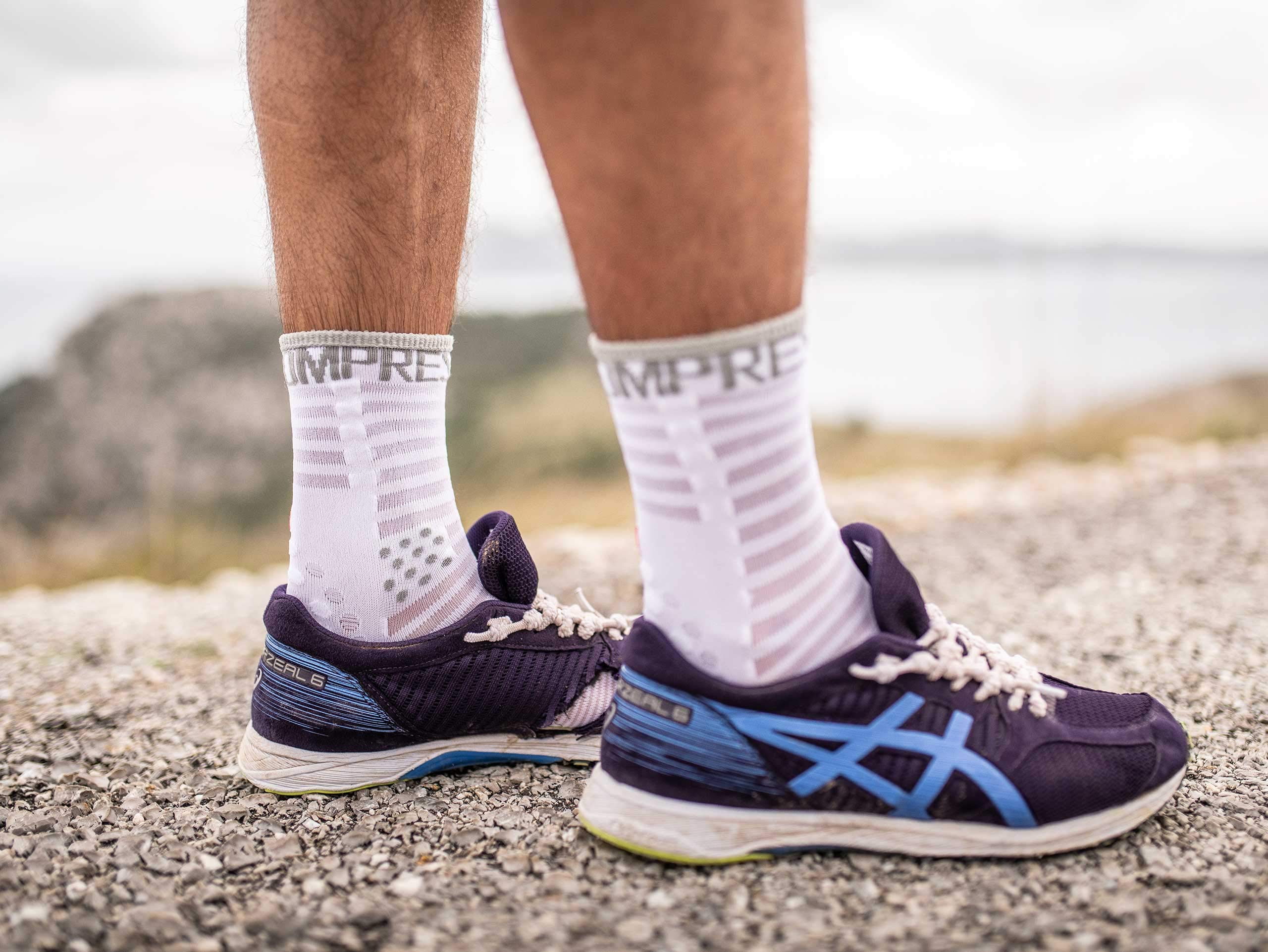 compressport-pro-racing-socks-v3-ultralight-run-high-chaussettes-de-running-mi-h-3 image 6