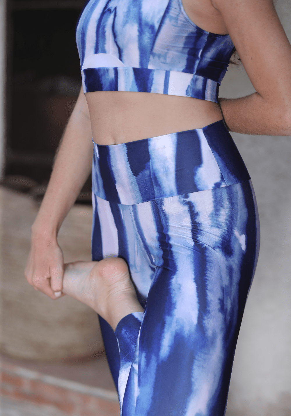 luz-collections-fleur-legging-de-sport-taille-haute-aquarelle-bleu-econyl image 3