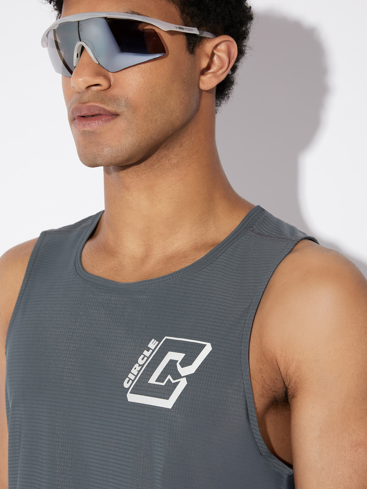 circle-sportswear-d-bardeur-legend-homme-flint-grey-coutures-flatlock image 2