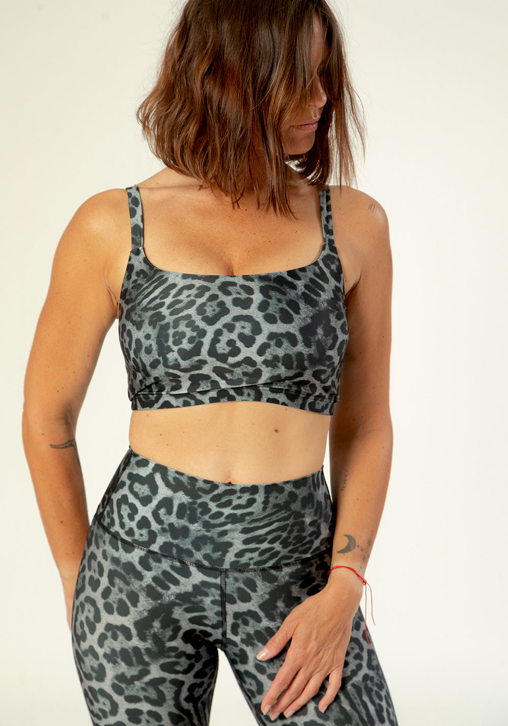 luz-collections-brassi-re-de-sport-alex-d-bardeur-col-rond-imprim-panth-re-gris image 4