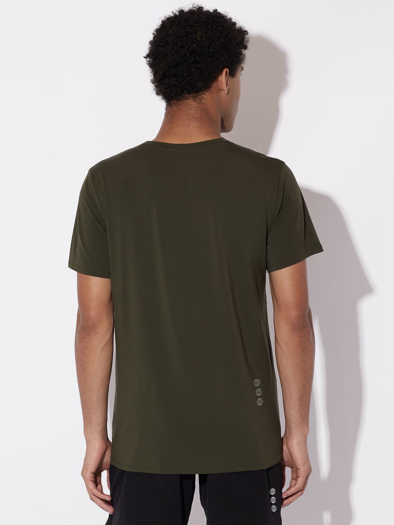 circle-sportswear-t-shirt-iconic image 3