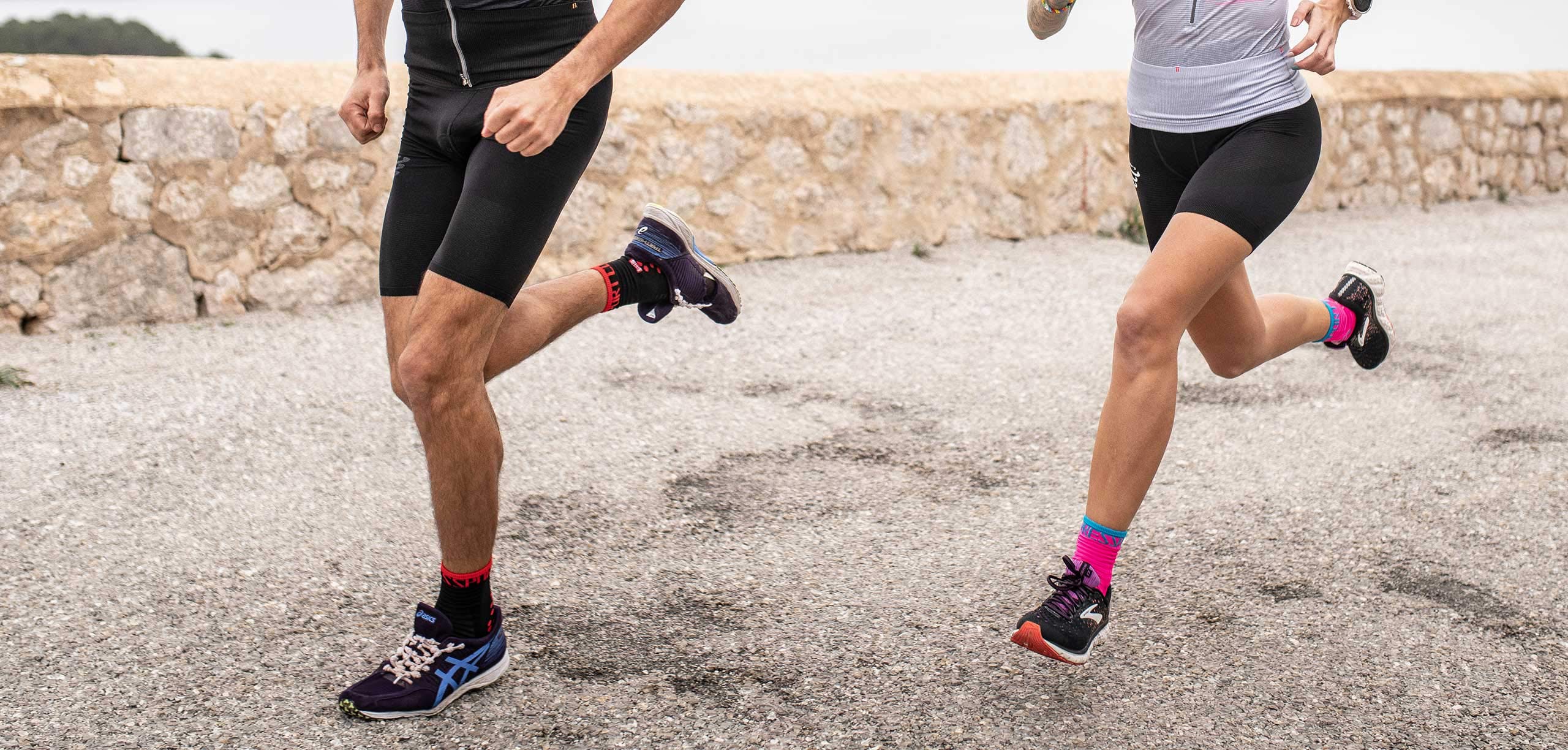 compressport-pro-racing-socks-v3-ultralight-run-high-chaussettes-de-running-mi-h image 8