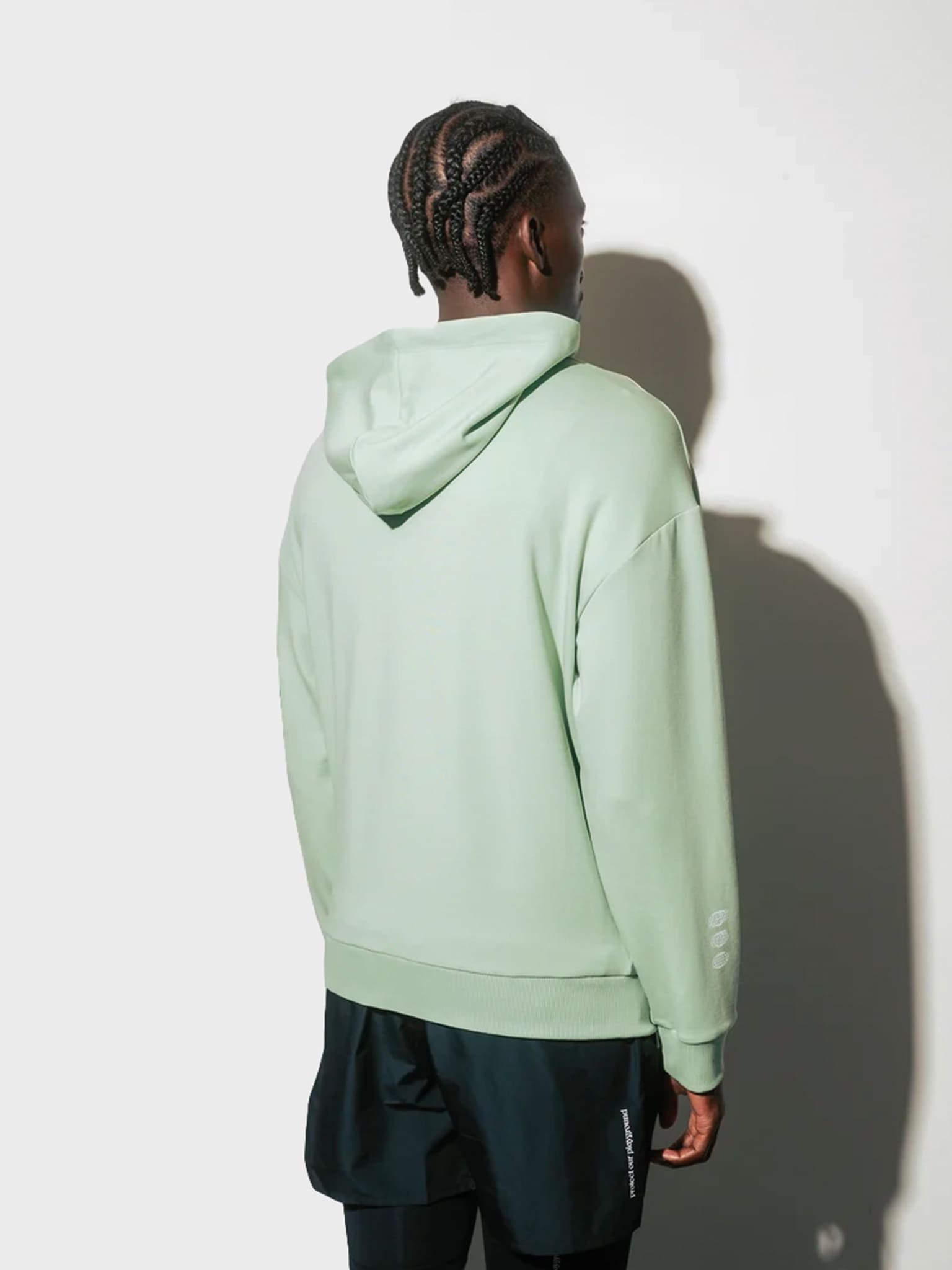 circle-sportswear-sweat-capuche-get-lucky-limited-edition-coloris-sage image 2