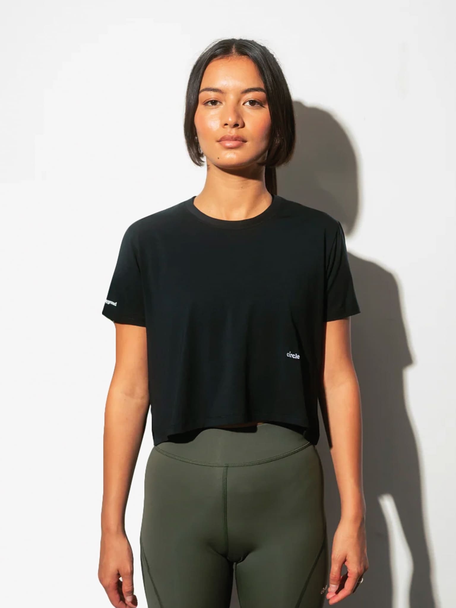 circle-sportswear-crop-top-smooth-operator-femme-oversize image 1