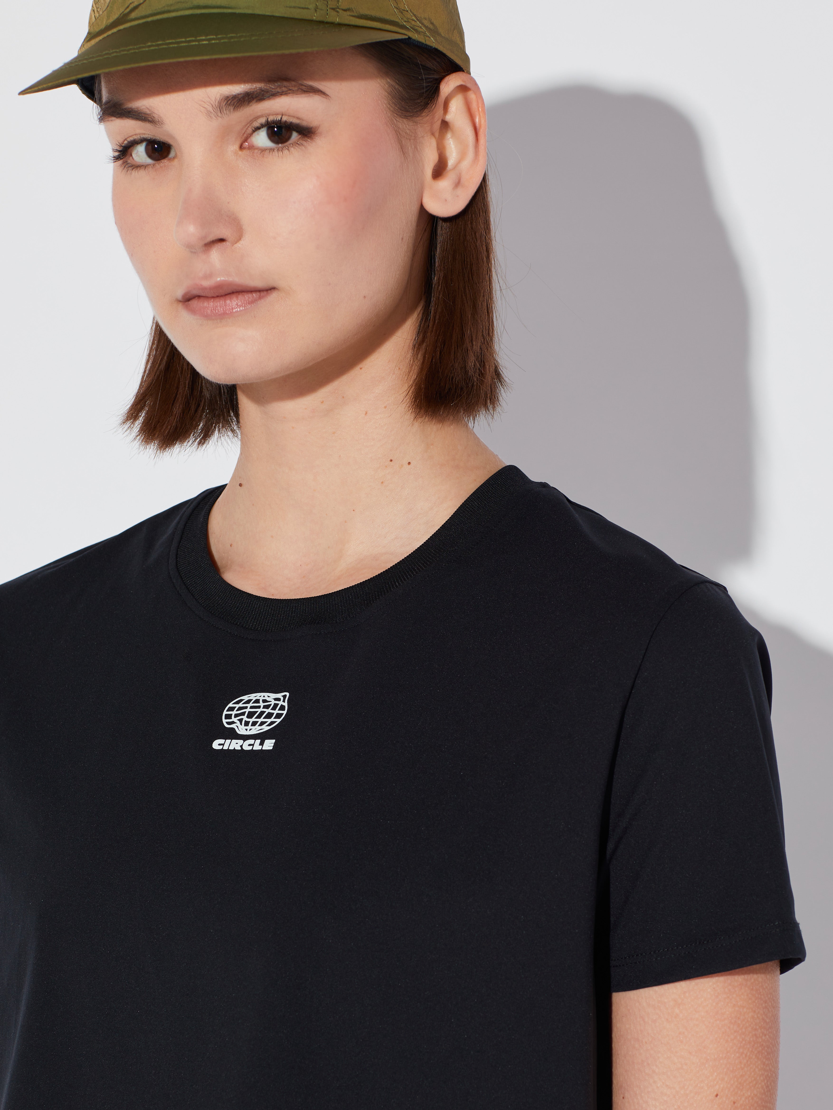 circle-sportswear-crop-top-smooth-operator-2-0-brassi-re-courte-l-g-re-en-maille image 2