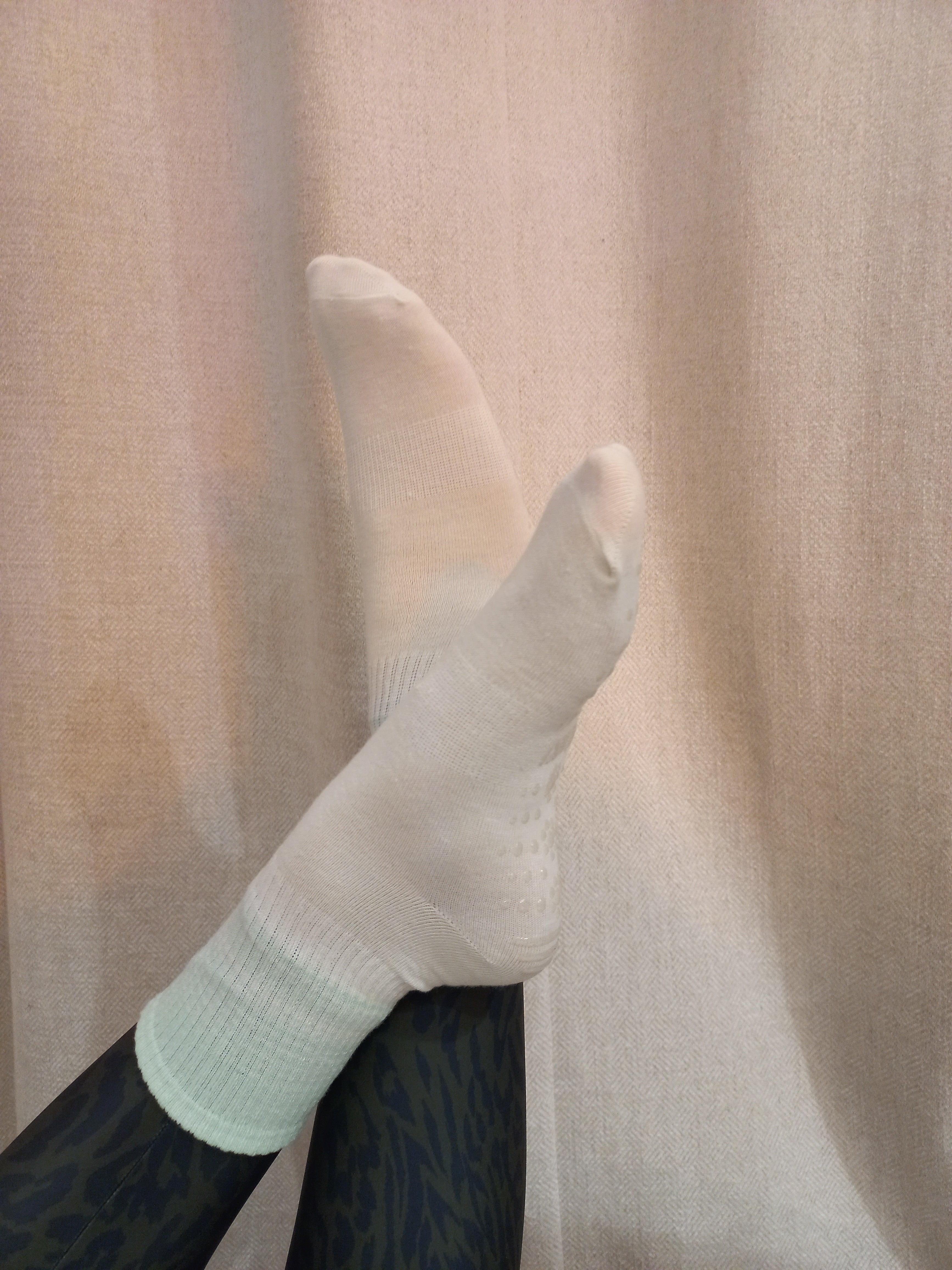 luz-collections-chaussettes-anti-d-rapantes-cr-me-vert-clair image 2