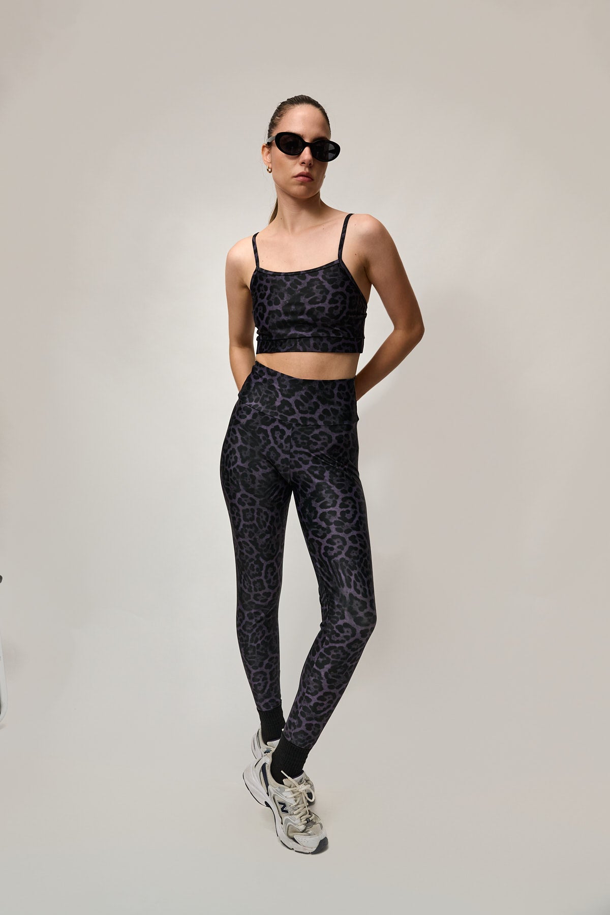 luz-collections-legging-taille-haute-gainant-azal-e-imprim-panth-re-violet-upf-5 image 2