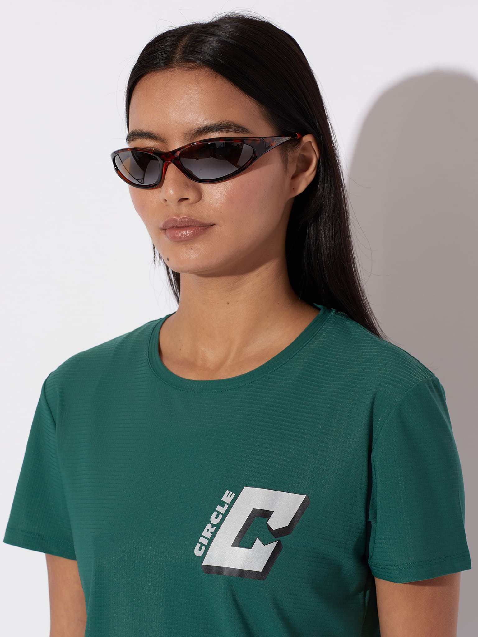 circle-sportswear-t-shirt-legend-femme image 7