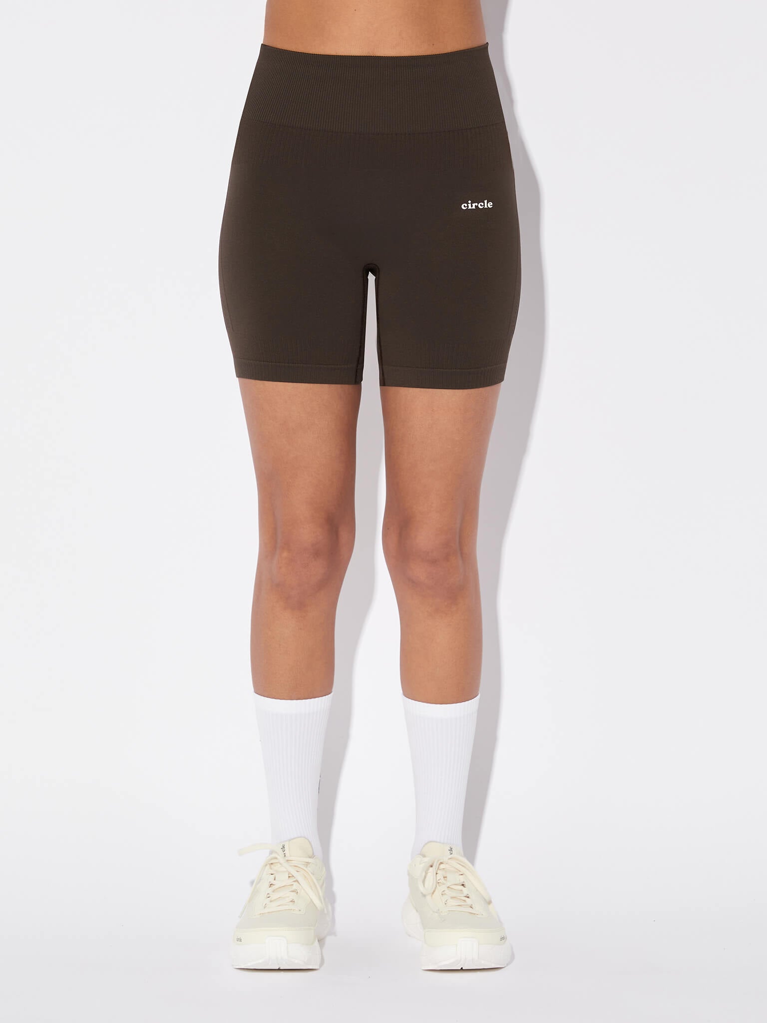 circle-sportswear-keep-the-flow-short-seamless-earth-brown image 1