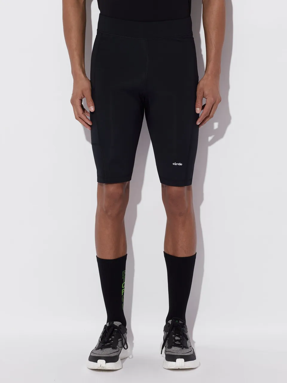 circle-sportswear-short-de-compression-hit-the-road image 1