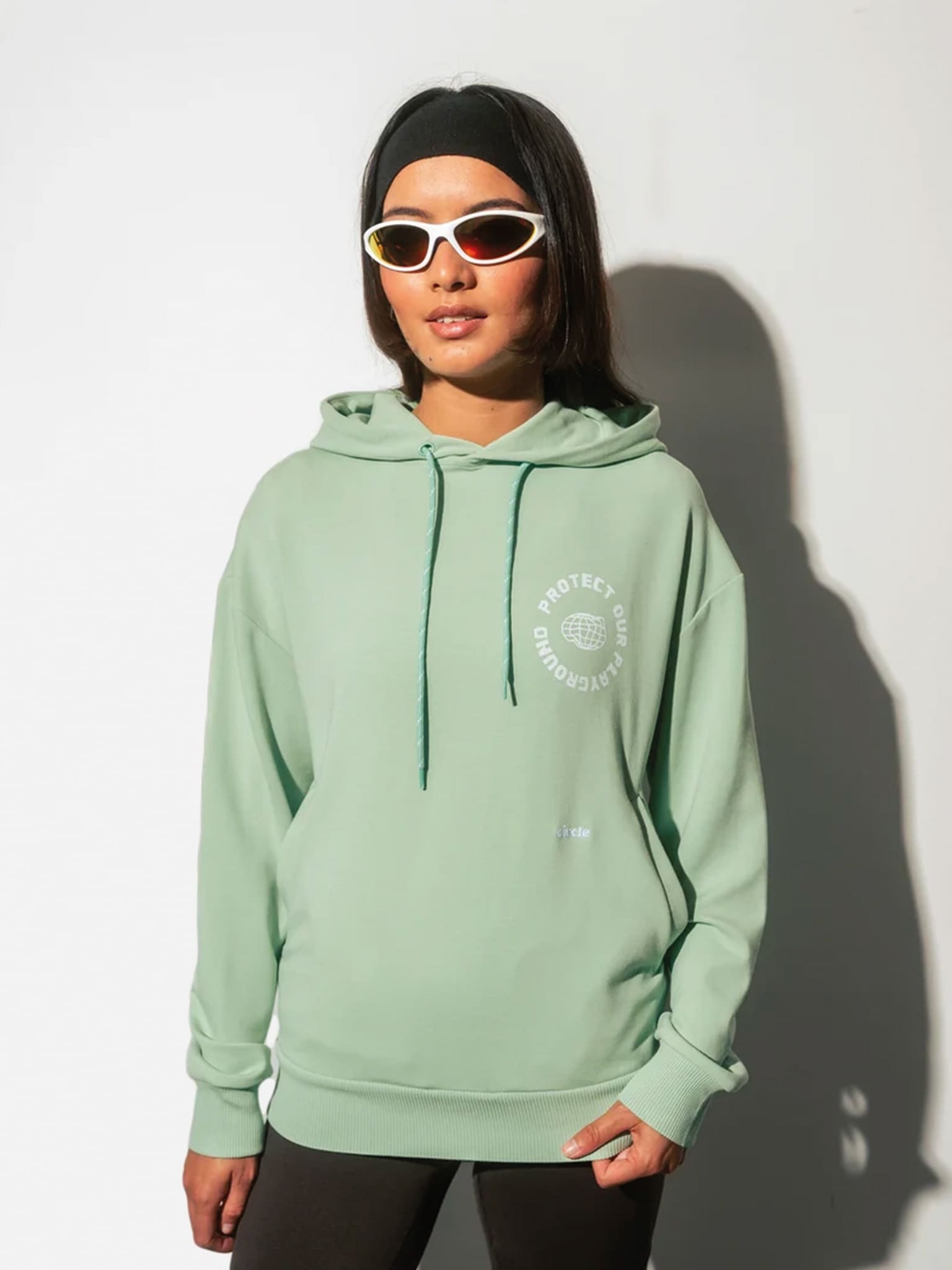 circle-sportswear-sweat-capuche-get-lucky-limited-edition-coloris-sage image 7