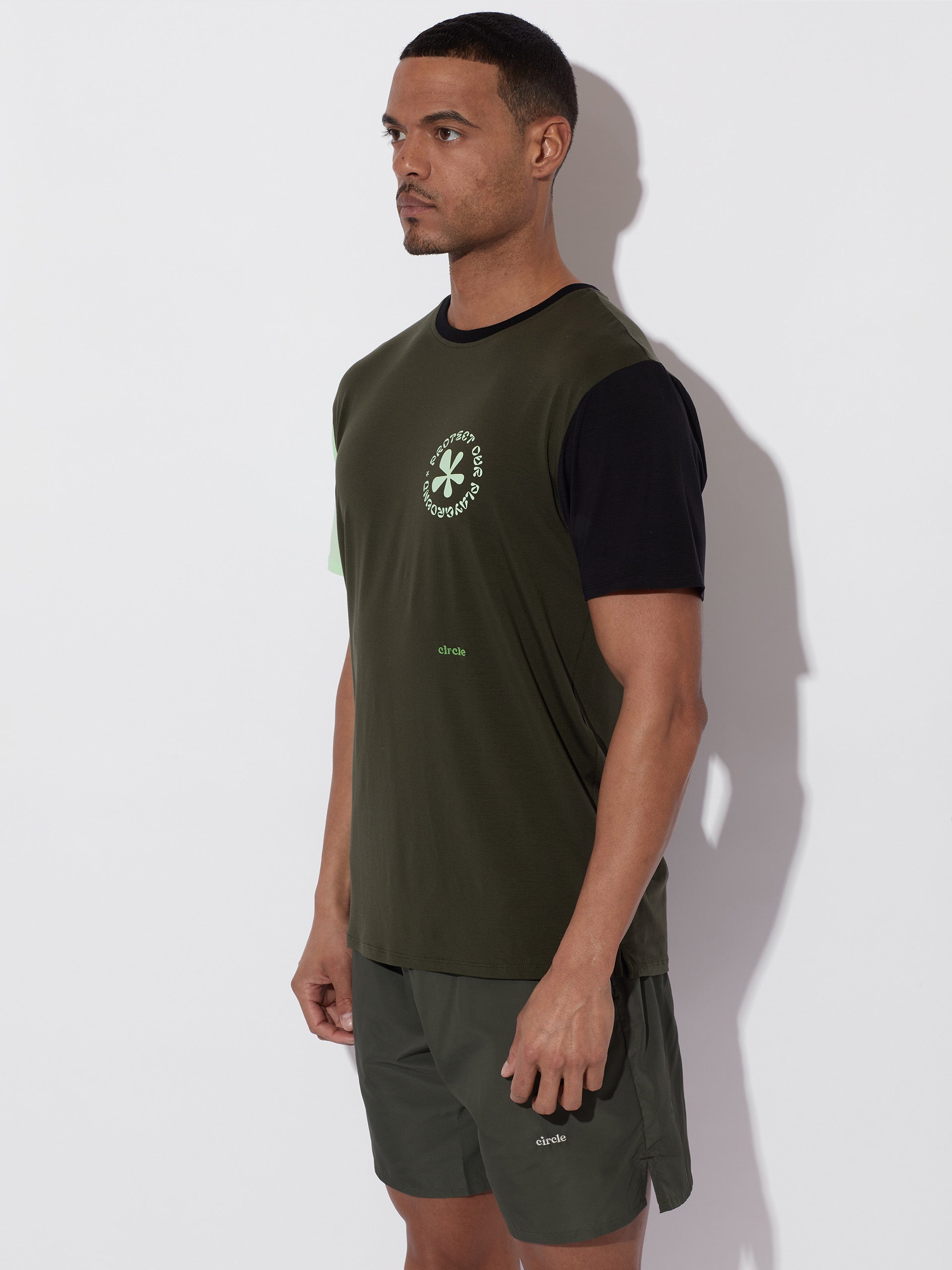 circle-sportswear-t-shirt-iconic-color-block image 5