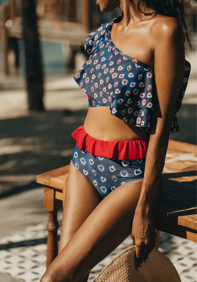 luz-collections-bas-de-maillot-taille-haute-volants-josefina-white-heart-rouge-e image 1