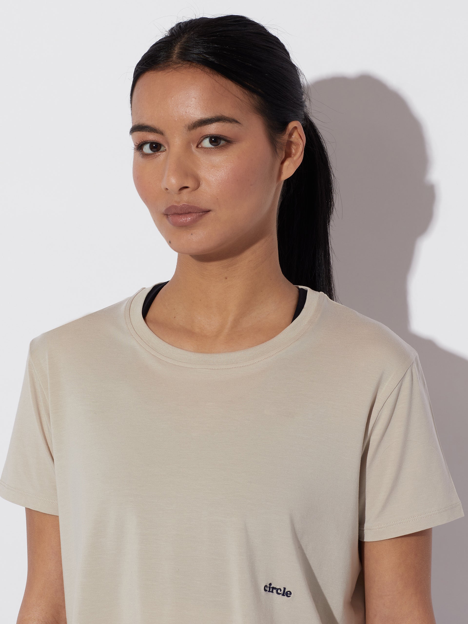 circle-sportswear-crop-top-smooth-operator-femme-oversize image 5