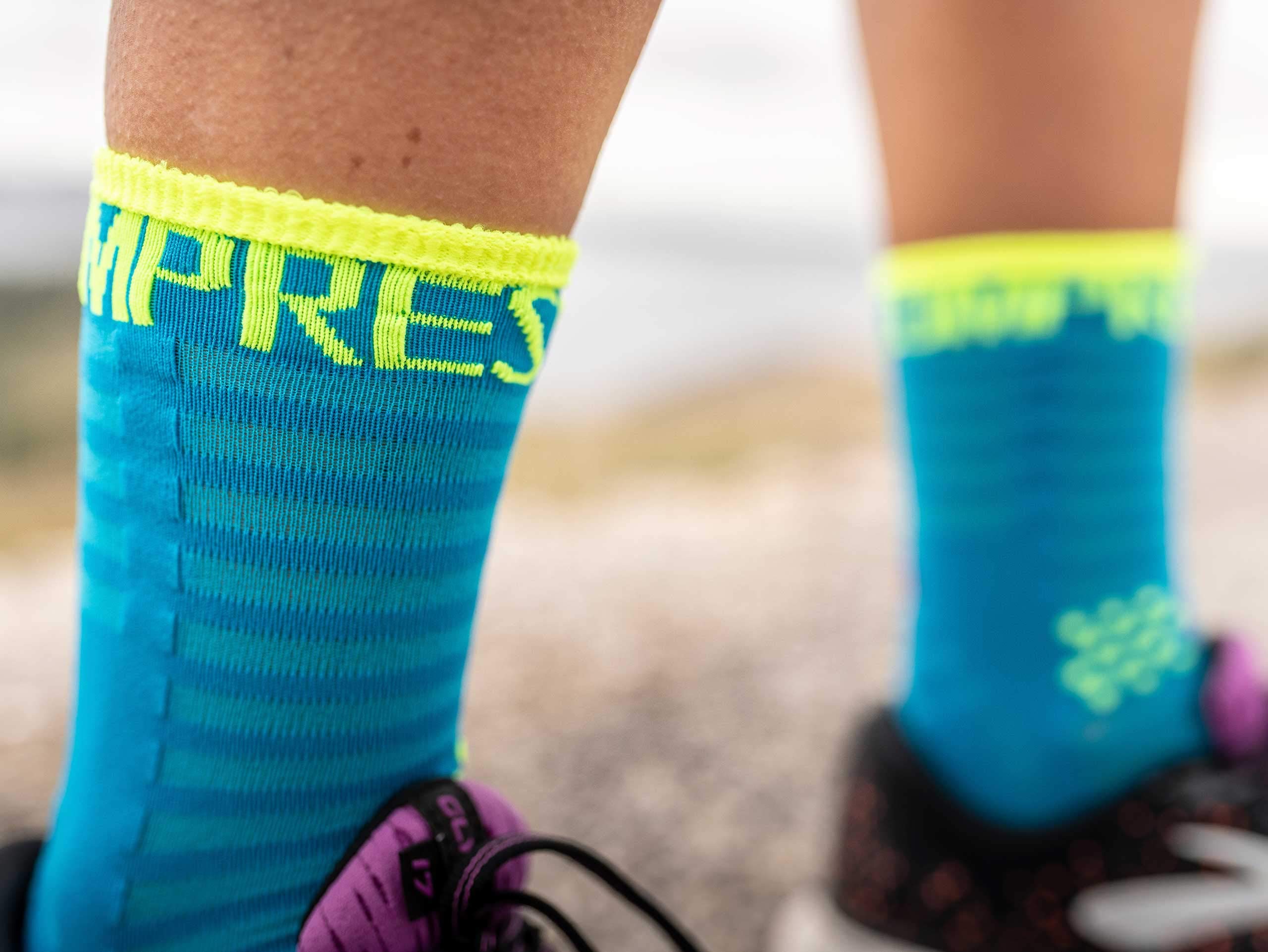 compressport-pro-racing-socks-v3-ultralight-run-high-chaussettes-de-running-mi-h-2 image 2