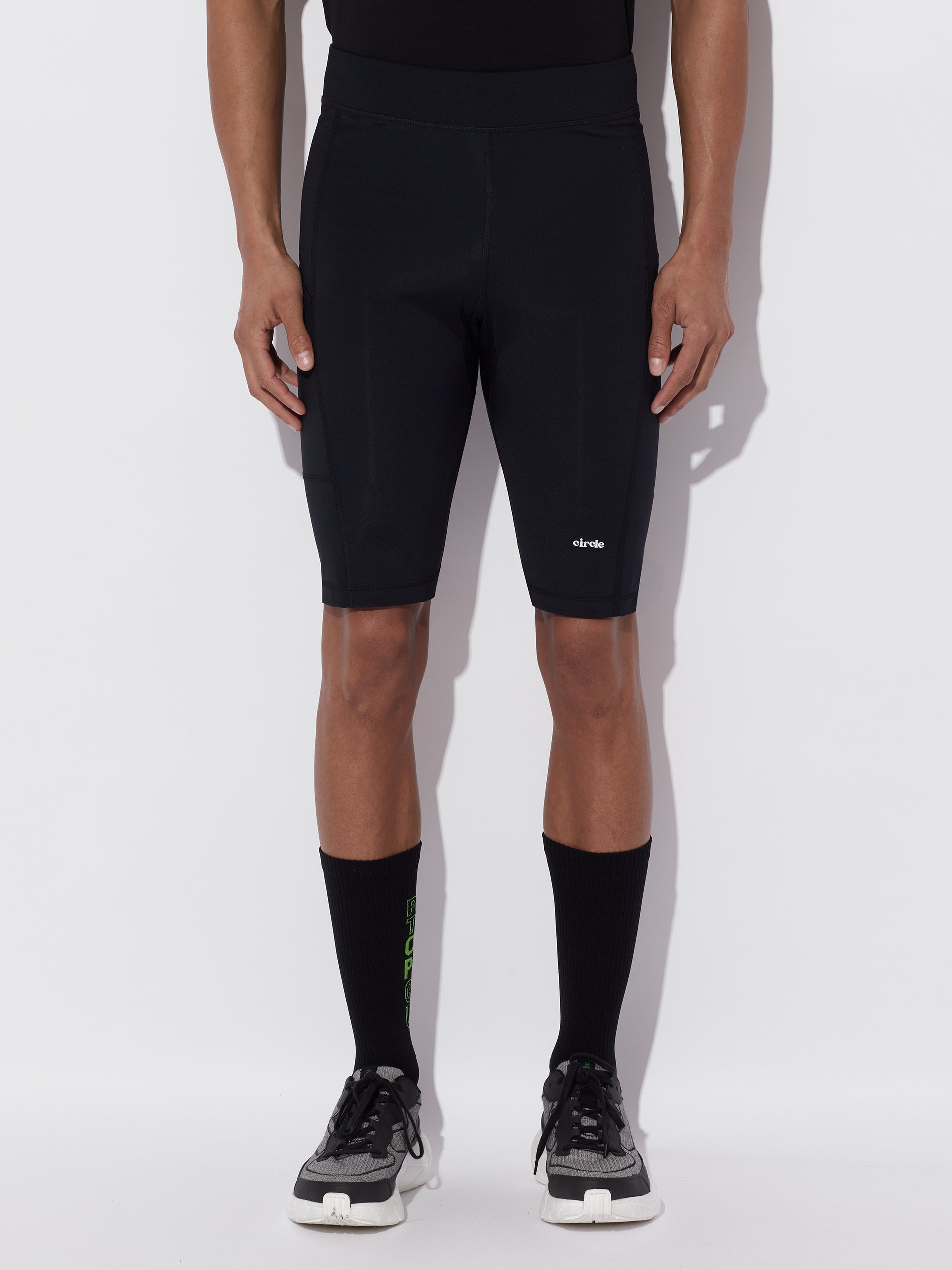 circle-sportswear-short-de-compression-hit-the-road image 1