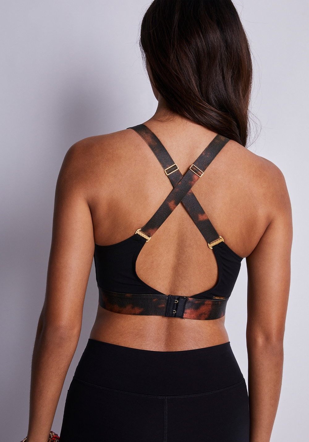 luz-collections-x-aubade-brassi-re-de-sport-hot-motion-maintien-optimal-amber-ju image 2