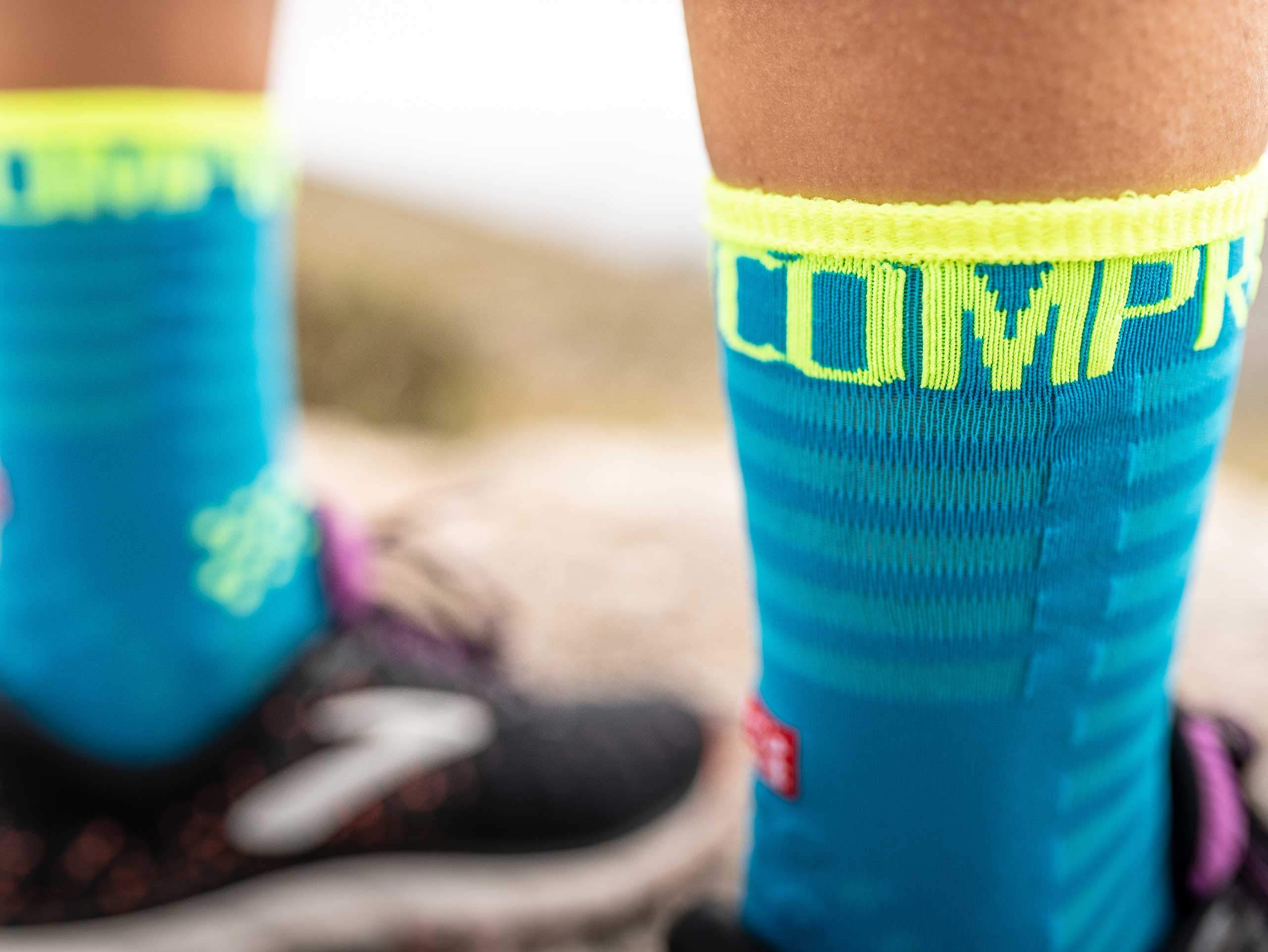 compressport-pro-racing-socks-v3-ultralight-run-high-chaussettes-de-running-mi-h-2 image 5