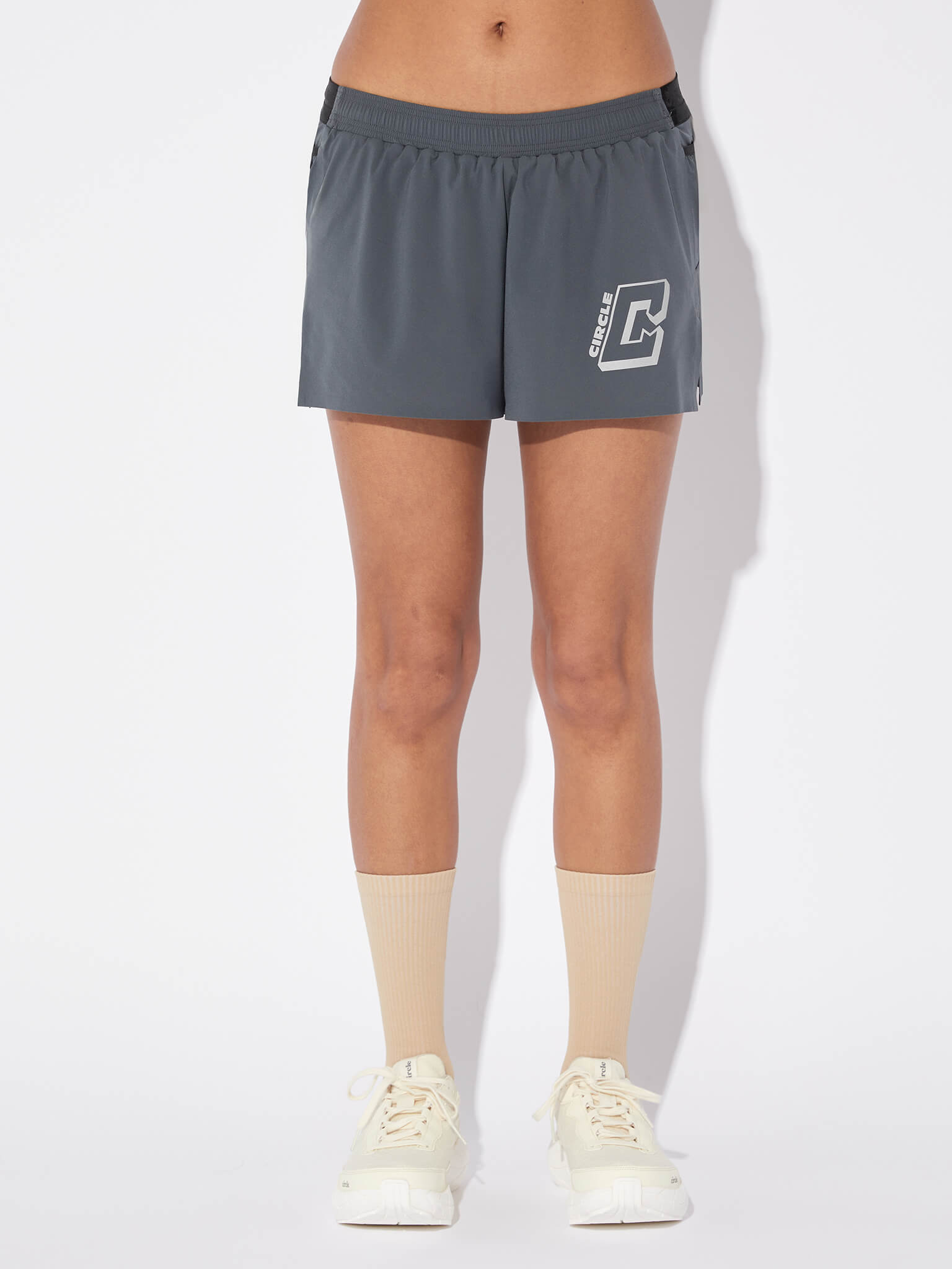 circle-sportswear-short-legend-femme image 6