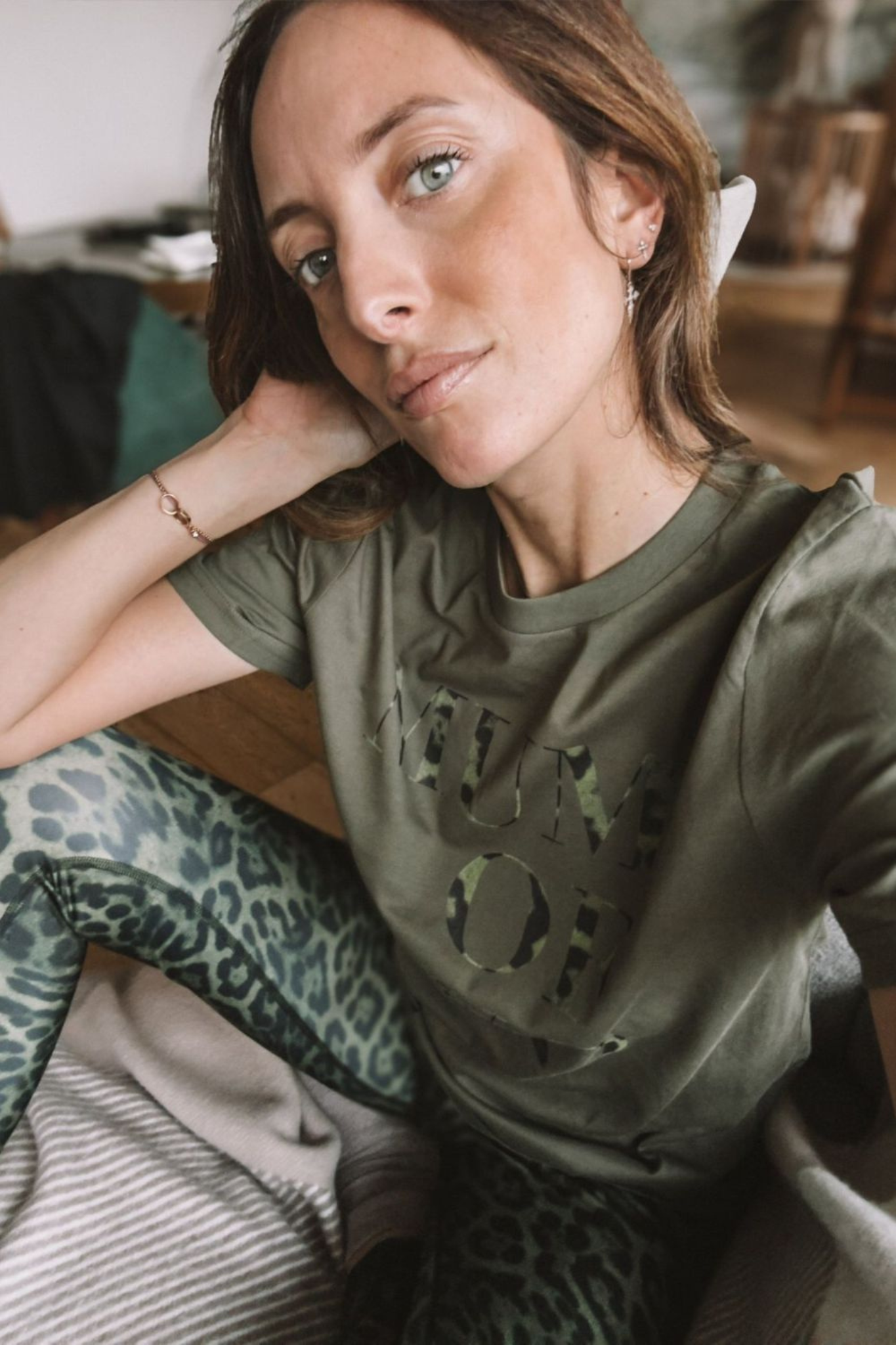 luz-collections-tee-shirt-mum-of-kaki-et-noir-t-shirt-coton-bio-coupe-ample-pers image 2