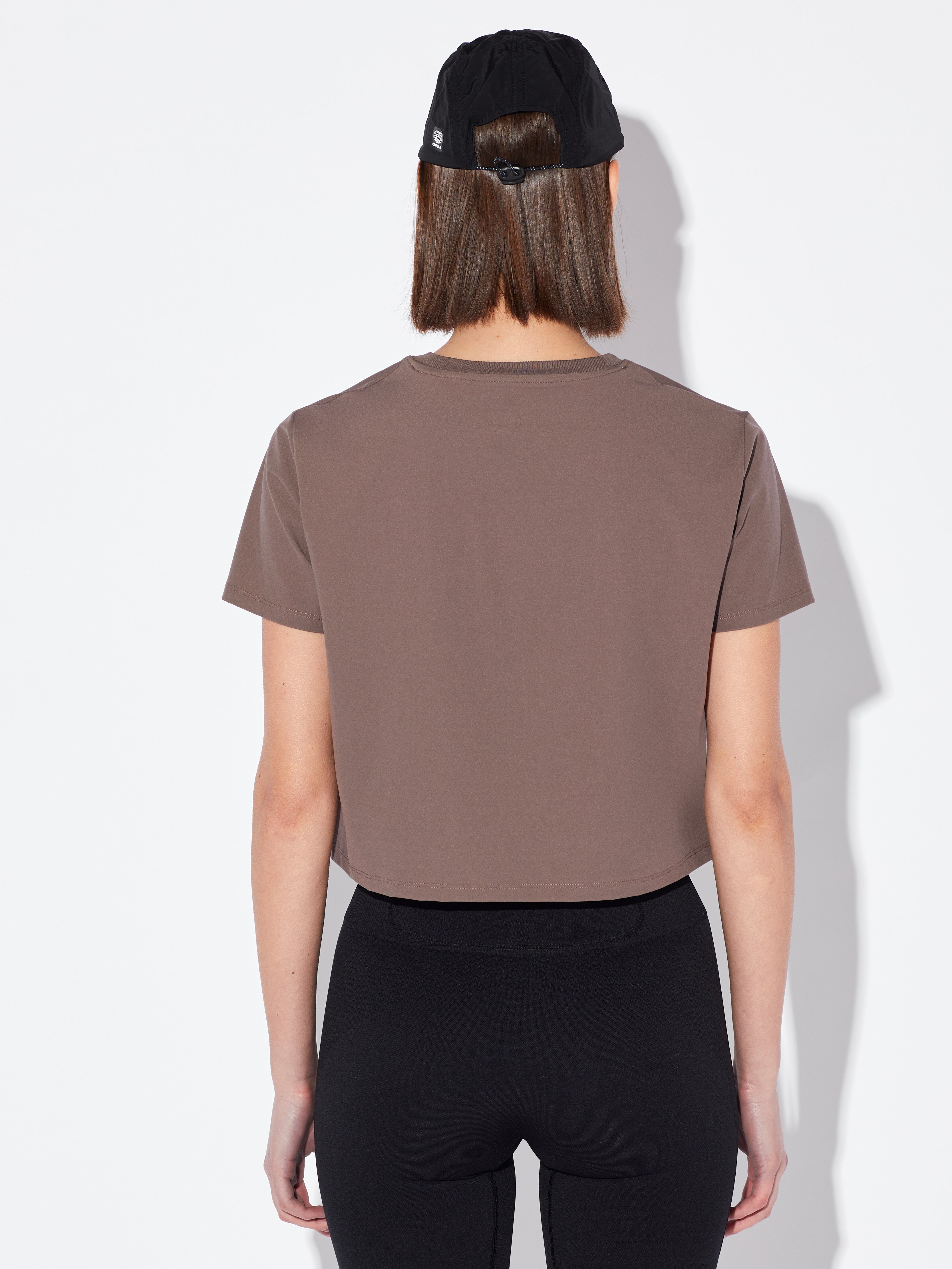 circle-sportswear-crop-top-smooth-operator-2-0-brassi-re-courte-l-g-re-en-maille image 7