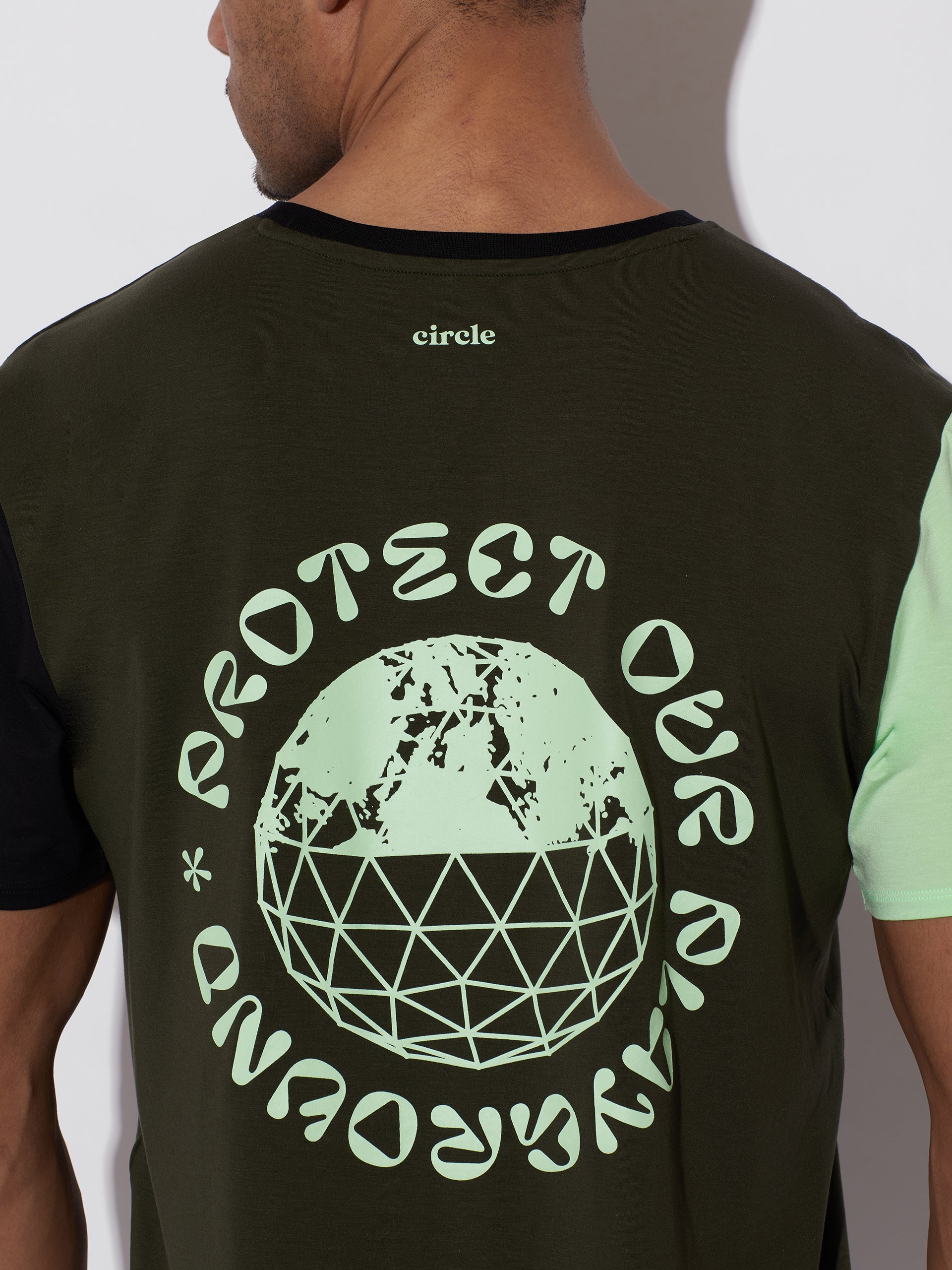 circle-sportswear-t-shirt-iconic-color-block image 6